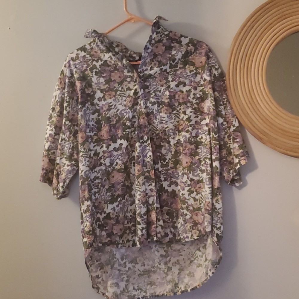 Eric Michael's  woman's 20/40 button floral top